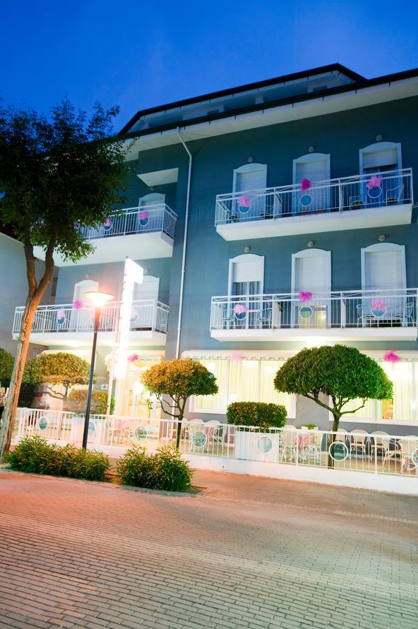 Piccolo Hotel Ariston San Mauro Mare Екстер'єр фото