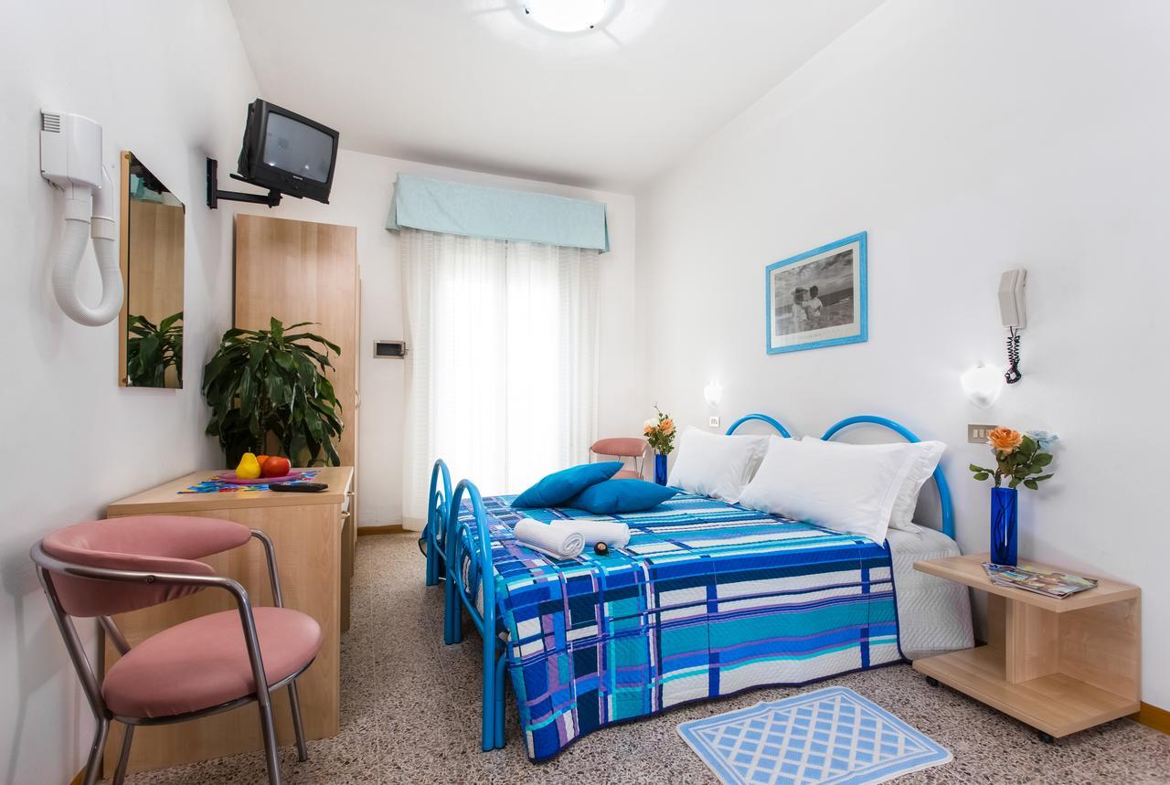 Piccolo Hotel Ariston San Mauro Mare Екстер'єр фото